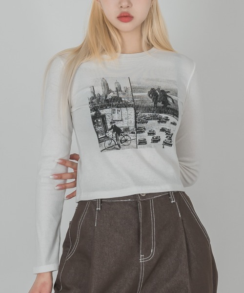 FOLLOWIN(フォロウィン)の「フロントポイントプリントロングTシャツカットソー(Tシャツ/カットソー・レディース・アイボリー/ブラック・FREE)」の10枚目の写真