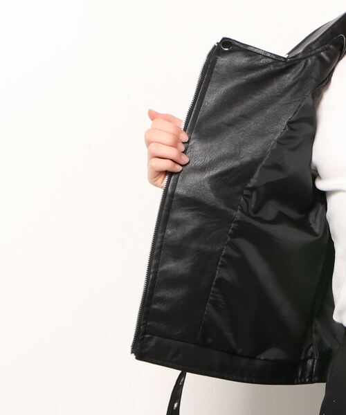 WC（ダブル シー）の「フェイクレザーライダース（ライダースジャケット・レディース・ブラック・FREE）」の2枚目の写真