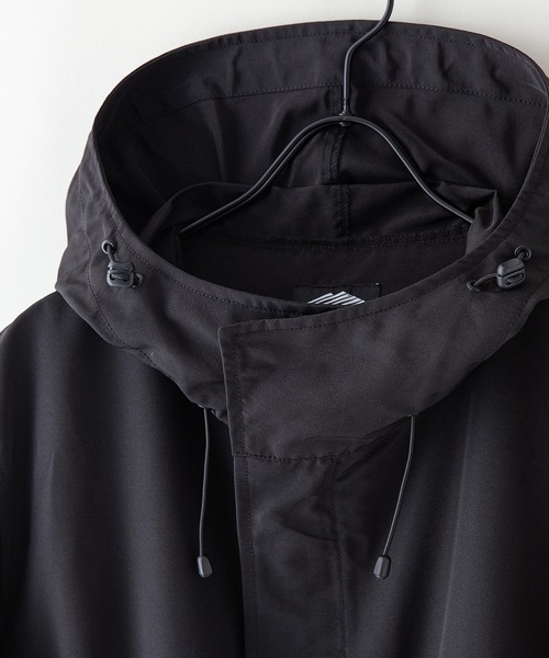 OUTDOOR PRODUCTS APPAREL(アウトドアプロダクツアパレル)の「撥水 ショート ワイドシルエット ワンポイントブランドロゴ モッズジャケット(モッズコート・メンズ・ベージュ/ブラック/カーキ・MEDIUM/LARGE/X-LARGE)」の7枚目の写真