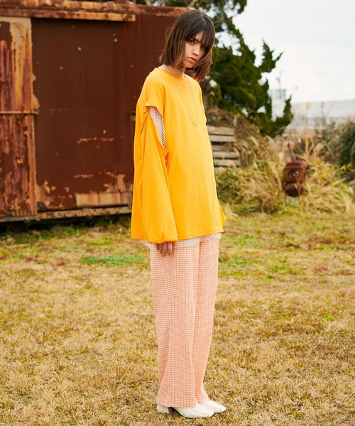 w closet（ダブルクローゼット）の「ロングorノースリ2WAYスリーブTシャツ（Tシャツ/カットソー・レディース・ブラック/オフホワイト/ライム/オレンジ・FREE）」の4枚目の写真