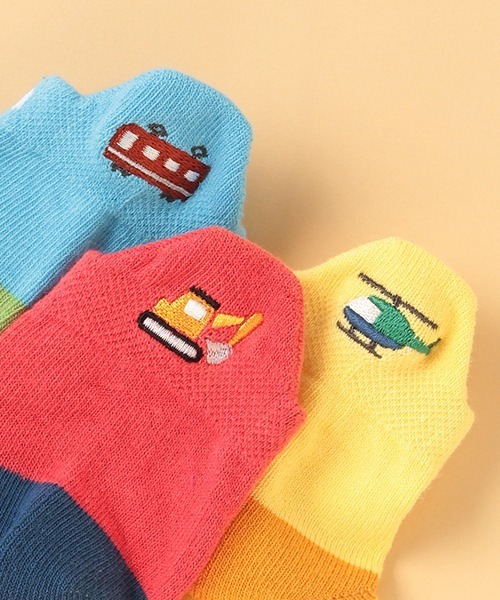 kladskap（クレードスコープ）の「乗り物刺しゅう配色スニーカーインソックス（ソックス/靴下・キッズ・イエロー/レッド/サックスブルー・M/L/S）」の7枚目の写真