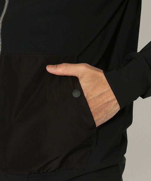P.M.D.S.（ピー エム ディー エス）の「P.M.D.S./ピー エム ディー エス/GHISLAIN ストレッチナイロン切り替えパーカー（パーカー・メンズ・ブラック・MEDIUM/LARGE/X-LARGE）」の13枚目の写真