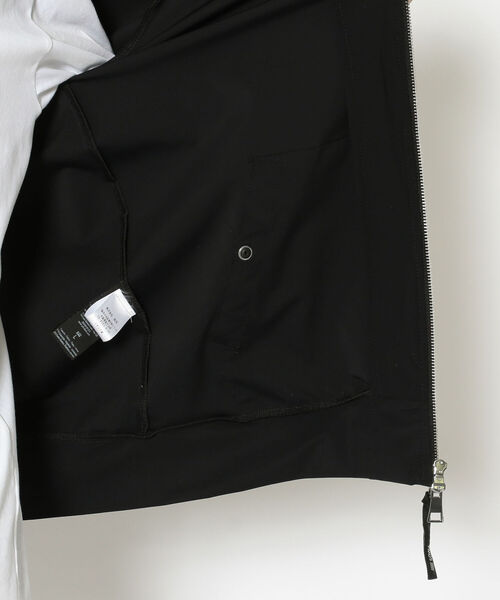 P.M.D.S.（ピー エム ディー エス）の「P.M.D.S./ピー エム ディー エス/GHISLAIN ストレッチナイロン切り替えパーカー（パーカー・メンズ・ブラック・MEDIUM/LARGE/X-LARGE）」の16枚目の写真