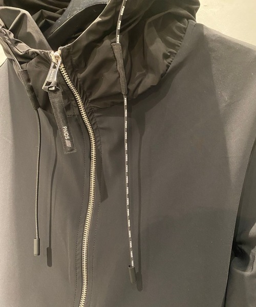 P.M.D.S.（ピー エム ディー エス）の「P.M.D.S./ピー エム ディー エス/GHISLAIN ストレッチナイロン切り替えパーカー（パーカー・メンズ・ブラック・MEDIUM/LARGE/X-LARGE）」の9枚目の写真