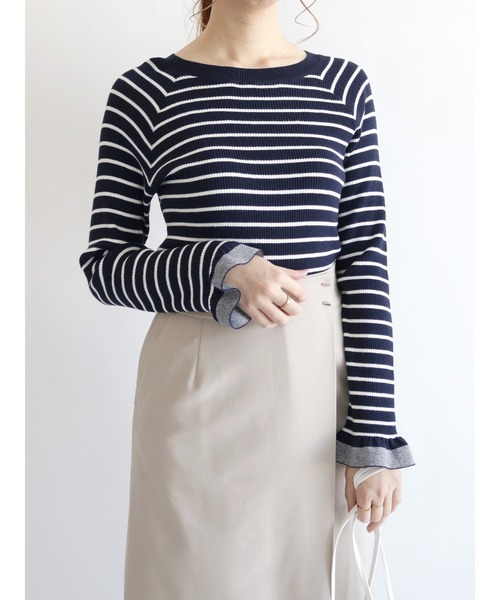 Te chichi(テチチ)の「リブボーダー袖口フリルプルオーバー(ニット/セーター・レディース・ベージュ/ネイビー/オフホワイト・フリ-)」の1枚目の写真