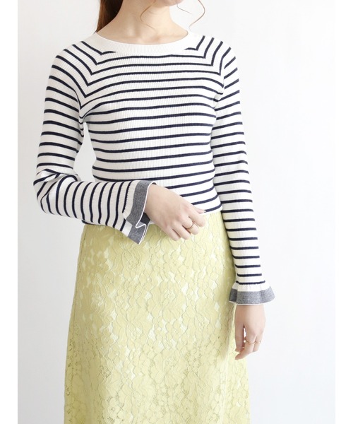 Te chichi(テチチ)の「リブボーダー袖口フリルプルオーバー(ニット/セーター・レディース・ベージュ/ネイビー/オフホワイト・フリ-)」の2枚目の写真