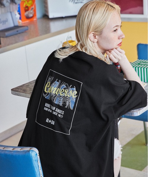 CONVERSE(コンバース)の「CONVERSE/コンバース ロゴ刺繍バックプリントオーバーサイズクロップド半袖Tシャツ(Tシャツ/カットソー・レディース・オートミール/ホワイト系2/ホワイト系3/ブラック系2/ブラック系3/グレー系2・M)」の4枚目の写真