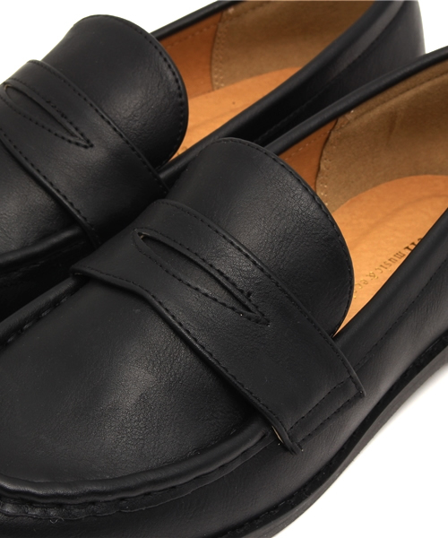 earth music&ecology（アースミュージックアンドエコロジー）の「ベーシックローファー（パンプス・レディース・オフホワイト/ブラック・24.5cm/24cm/22.5cm/23cm/23.5cm）」の6枚目の写真