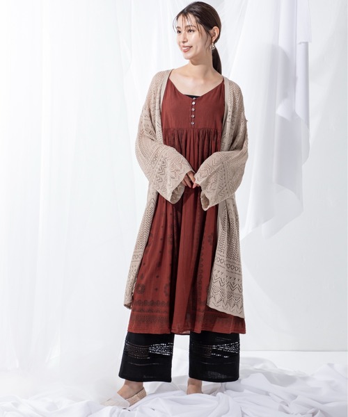 MILLION CARATS（ミリオンカラッツ）の「透け感がシーズンムードを高める繊細なエスニックな柄の綿ボイルキャミワンピース（ワンピース・レディース・オフホワイト/カーキ/レッド・FREE）」の14枚目の写真