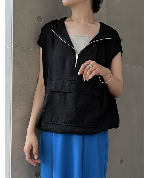 Re:EDIT（リエディ）の「[神山まりあさん着用]アノラックノースリーブシアープルオーバー（ベスト・レディース・ブラック/ホワイト/グレイッシュベージュ・MEDIUM/LARGE）」の9枚目の写真