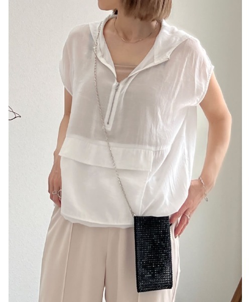 Re:EDIT（リエディ）の「[神山まりあさん着用]アノラックノースリーブシアープルオーバー（ベスト・レディース・ブラック/ホワイト/グレイッシュベージュ・MEDIUM/LARGE）」の10枚目の写真