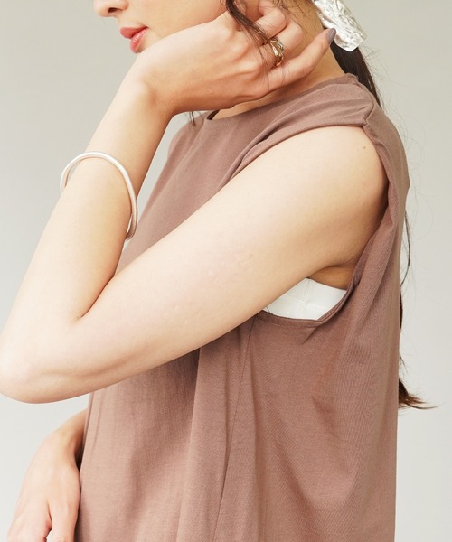 IAMUSE(アイアミューズ)の「クルーネックボックスタンクトップ S0694【IAMUSE】(Tシャツ/カットソー・レディース・ブラック/モカ/オフホワイト/ダークパープル・FREE)」の15枚目の写真