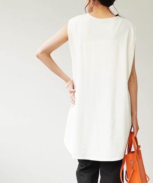 IAMUSE(アイアミューズ)の「クルーネックボックスタンクトップ S0694【IAMUSE】(Tシャツ/カットソー・レディース・ブラック/モカ/オフホワイト/ダークパープル・FREE)」の19枚目の写真