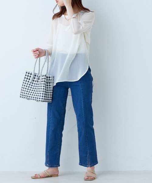 natural couture(ナチュラルクチュール)の「冷感デニムセンターシームスリットパンツ(その他パンツ・レディース・インディゴブルー/ブルー・MEDIUM/LARGE)」の2枚目の写真