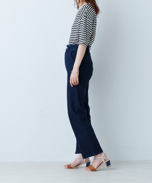 natural couture(ナチュラルクチュール)の「冷感デニムセンターシームスリットパンツ(その他パンツ・レディース・インディゴブルー/ブルー・MEDIUM/LARGE)」の19枚目の写真