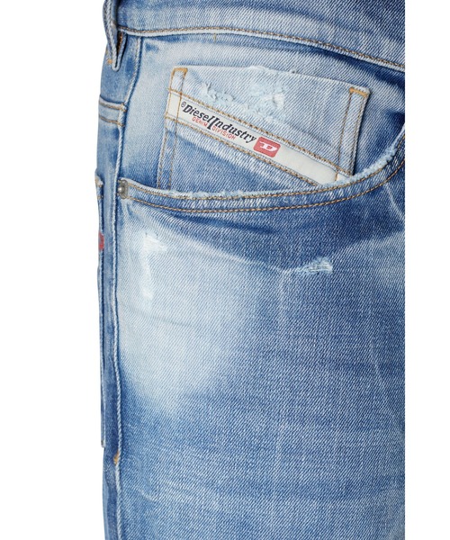 DIESEL(ディーゼル)の「メンズ 22FW デニムパンツ テーパード レギュラー(デニムパンツ・メンズ・インディゴブルー・32inch/34inch/36inch/28inch/30inch/26inch)」の2枚目の写真
