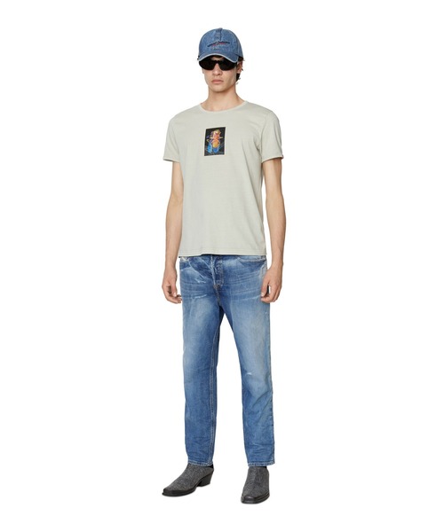 DIESEL(ディーゼル)の「メンズ 22FW デニムパンツ テーパード レギュラー(デニムパンツ・メンズ・インディゴブルー・32inch/34inch/36inch/28inch/30inch/26inch)」の4枚目の写真