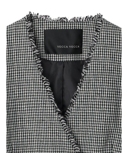 YECCA VECCA（イェッカヴェッカ）の「ノーカラー金釦ツイード