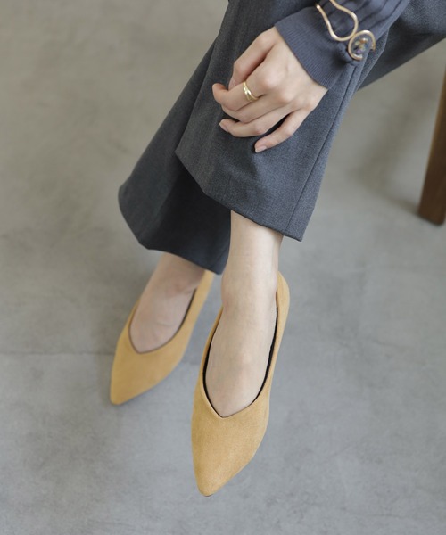 SESTO(セスト)の「削れないかかとゴム&立体クッションインソールの美脚ローヒールパンプス(パンプス・レディース・グレイッシュベージュ/アイボリー/ブラック/ブラック系その他/ベージュ・24.0cm/25.0cm/24.5cm/23.5cm/23.0cm/22.5cm)」の14枚目の写真