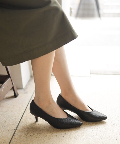 SESTO(セスト)の「削れないかかとゴム&立体クッションインソールの美脚ローヒールパンプス(パンプス・レディース・グレイッシュベージュ/アイボリー/ブラック/ブラック系その他/ベージュ・24.0cm/25.0cm/24.5cm/23.5cm/23.0cm/22.5cm)」の7枚目の写真