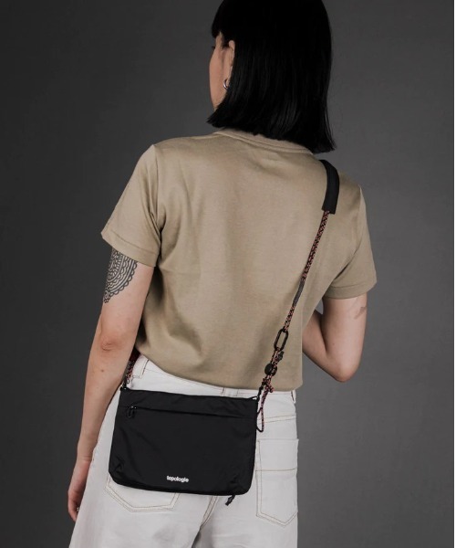 Topologie（トポロジー）の「Topologie/トポロジー/Flat Sacoche