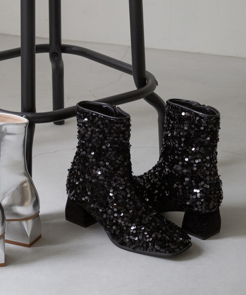 menue（メヌエ）の「スクエアトゥ 台形ヒール ショートブーツ（ブーツ・レディース・ブラック/カーキ/アイボリー/ベージュ系その他/シルバー/ブラック系・LL/3L/S/M/L/XS）」の3枚目の写真