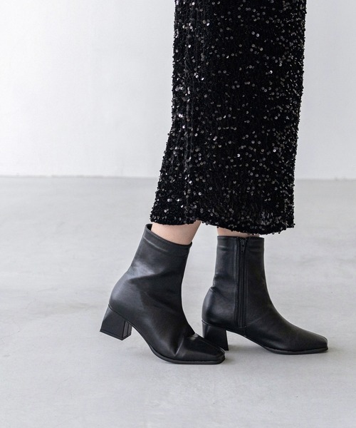 menue（メヌエ）の「スクエアトゥ 台形ヒール ショートブーツ（ブーツ・レディース・ブラック/カーキ/アイボリー/ベージュ系その他/シルバー/ブラック系・LL/3L/S/M/L/XS）」の18枚目の写真