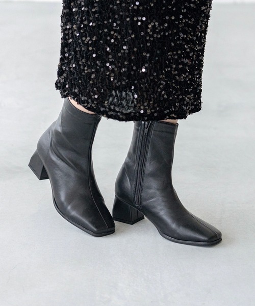 menue（メヌエ）の「スクエアトゥ 台形ヒール ショートブーツ（ブーツ・レディース・ブラック/カーキ/アイボリー/ベージュ系その他/シルバー/ブラック系・LL/3L/S/M/L/XS）」の14枚目の写真