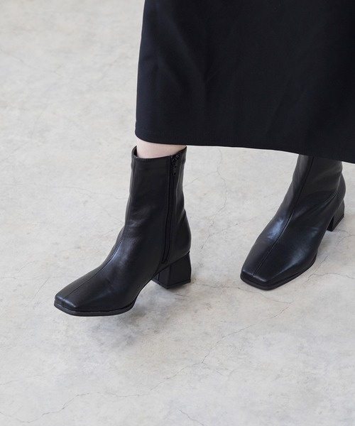 menue（メヌエ）の「スクエアトゥ 台形ヒール ショートブーツ（ブーツ・レディース・ブラック/カーキ/アイボリー/ベージュ系その他/シルバー/ブラック系・LL/3L/S/M/L/XS）」の13枚目の写真