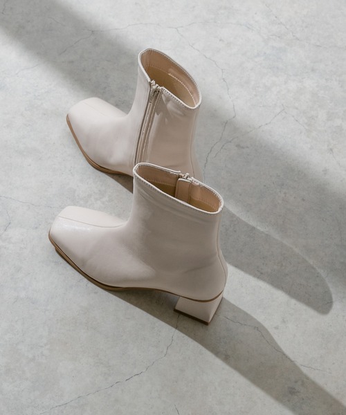 menue（メヌエ）の「スクエアトゥ 台形ヒール ショートブーツ（ブーツ・レディース・ブラック/カーキ/アイボリー/ベージュ系その他/シルバー/ブラック系・LL/3L/S/M/L/XS）」の15枚目の写真