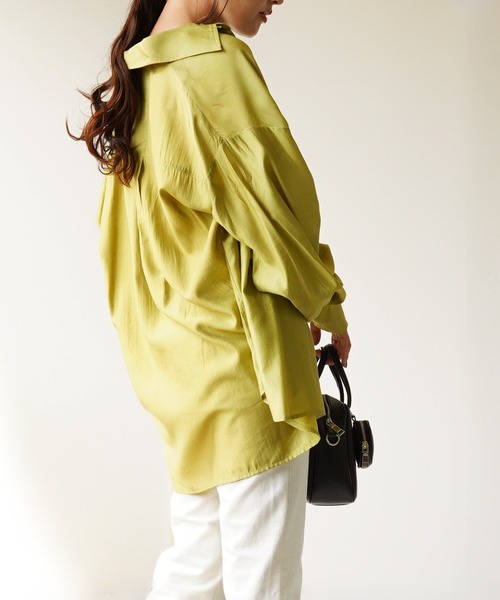 IAMUSE（アイアミューズ）の「レーヨンスリーブスリットシャツ S0710【IAMUSE】（シャツ/ブラウス・レディース・ピンク/ライトベージュ/ブラック/オリーブ・FREE）」の3枚目の写真