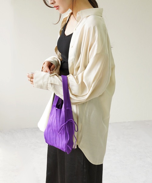 IAMUSE（アイアミューズ）の「レーヨンスリーブスリットシャツ S0710【IAMUSE】（シャツ/ブラウス・レディース・ピンク/ライトベージュ/ブラック/オリーブ・FREE）」の5枚目の写真