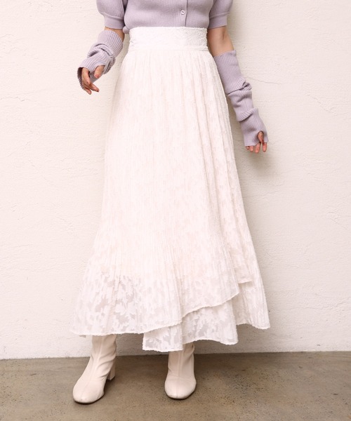 one after another NICE CLAUP（ワンアフターアナザーナイスクラップ）の「動くたびに上品に揺れる　プリーツスカート（スカート・レディース・アイボリー/モカ/アッシュグレー/アニマル・FREE）」の2枚目の写真