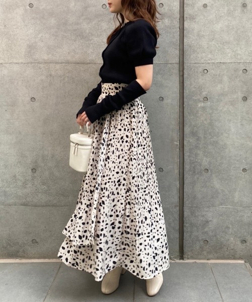 one after another NICE CLAUP（ワンアフターアナザーナイスクラップ）の「動くたびに上品に揺れる　プリーツスカート（スカート・レディース・アイボリー/モカ/アッシュグレー/アニマル・FREE）」の21枚目の写真