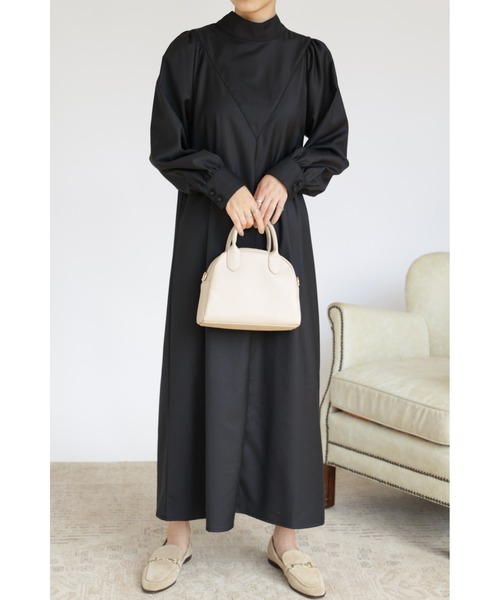 &. NOSTALGIA（アンドドットノスタルジア）の「【ZOZO限定】スタンドネックボリュームスリーブワンピース（ワンピース・レディース・ブラック/モカ・FREE）」の8枚目の写真