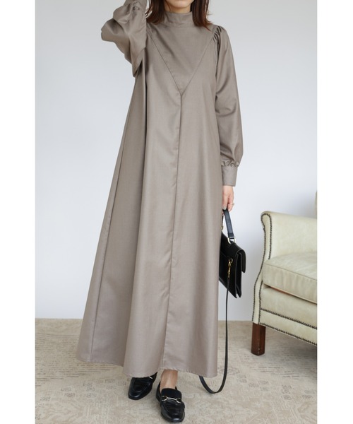 &. NOSTALGIA（アンドドットノスタルジア）の「【ZOZO限定】スタンドネックボリュームスリーブワンピース（ワンピース・レディース・ブラック/モカ・FREE）」の17枚目の写真