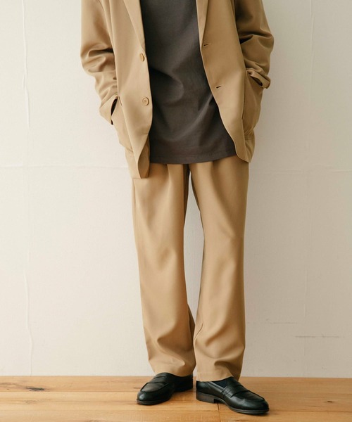 ITEMS URBANRESEARCH(アイテムズ アーバンリサーチ)の「タックパンツ(その他パンツ・メンズ・ブラック/ベージュ/ブルー・MEDIUM/LARGE)」の3枚目の写真