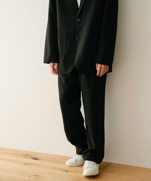 ITEMS URBANRESEARCH(アイテムズ アーバンリサーチ)の「タックパンツ(その他パンツ・メンズ・ブラック/ベージュ/ブルー・MEDIUM/LARGE)」の2枚目の写真
