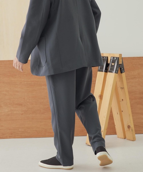 ITEMS URBANRESEARCH(アイテムズ アーバンリサーチ)の「タックパンツ(その他パンツ・メンズ・ブラック/ベージュ/ブルー・MEDIUM/LARGE)」の4枚目の写真