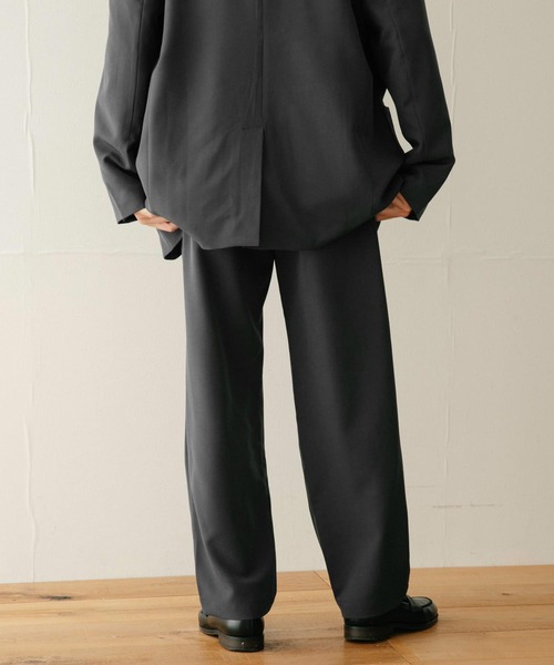 ITEMS URBANRESEARCH(アイテムズ アーバンリサーチ)の「タックパンツ(その他パンツ・メンズ・ブラック/ベージュ/ブルー・MEDIUM/LARGE)」の8枚目の写真