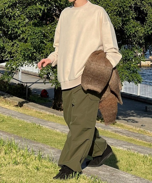 kutir（クティール）の「フェイクスウェードバックデザインスウェット（スウェット・メンズ・アイボリー/ダークブルー/ダークグリーン・MEDIUM/LARGE）」の5枚目の写真