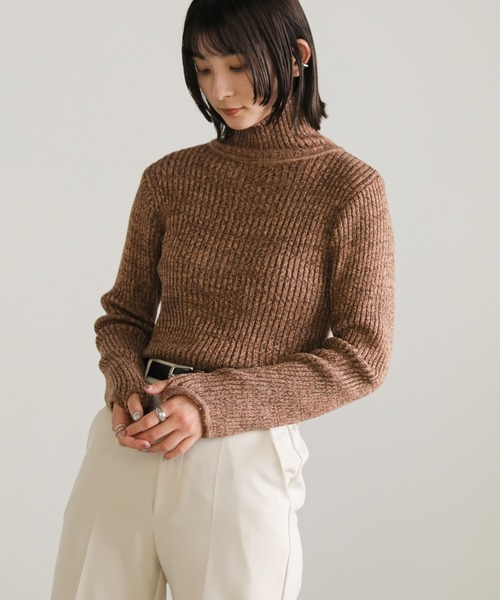select MOCA(セレクトモカ)の「サムホールミックスタートルニット(ニット/セーター・レディース・カーキ/バーガンディー/ブラウン・FREE)」の9枚目の写真