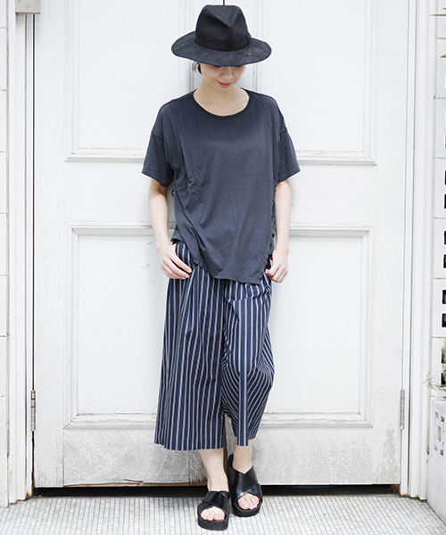 Ray BEAMS(レイビームス)の「Ray BEAMS / ストライプ クロップド ガウチョパンツ(その他パンツ・レディース・ブラック/ネイビー・1/0)」の18枚目の写真