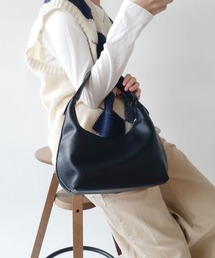 レザー ハーフムーン ショルダーバッグ