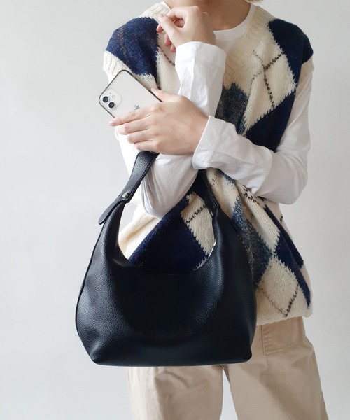 thank U more(サンキューモア)の「レザー ハーフムーン ショルダーバッグ(ショルダーバッグ・レディース・ブラック/ベージュ/ブラウン/ダークブラウン・FREE)」の9枚目の写真