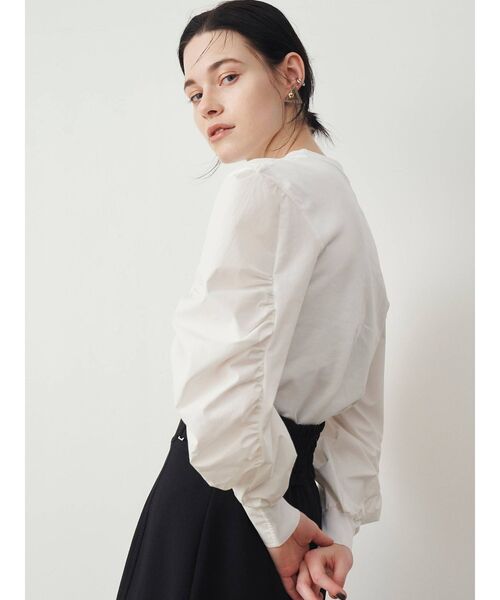 ELENDEEK（エレンディーク）の「コットンギャザースリーブニット（ニット/セーター・レディース・その他1/ブラック/オフホワイト・FREE）」の2枚目の写真