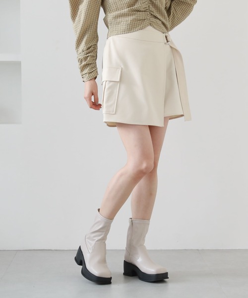 archives（アルシーヴ）の「ラップカーゴミニスカート（スカート・レディース・グレイッシュベージュ/アイボリー/ブラック・MEDIUM）」の11枚目の写真
