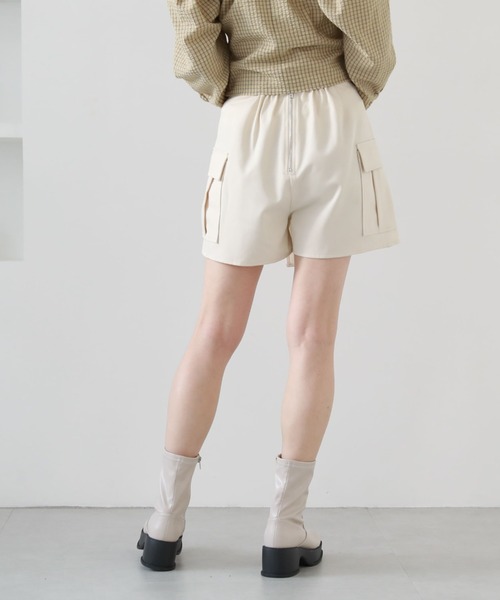 archives（アルシーヴ）の「ラップカーゴミニスカート（スカート・レディース・グレイッシュベージュ/アイボリー/ブラック・MEDIUM）」の12枚目の写真