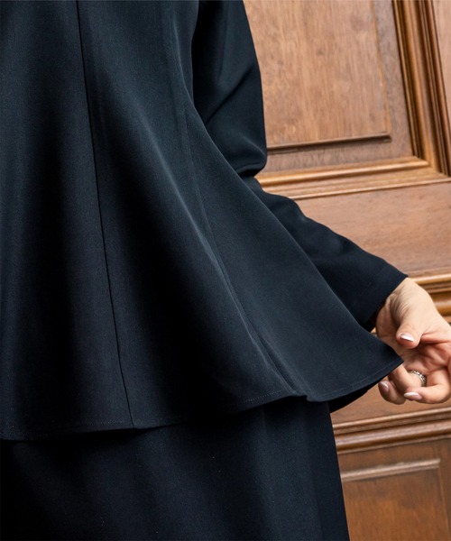 UR'S（ユアーズ）の「パール付ヘムライントップス（Tシャツ/カットソー・レディース・ブラック/グレイッシュベージュ/ダークネイビー・S/M/L）」の17枚目の写真