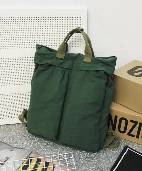MAISON CLUB(メゾンクラブ)の「【MAISON CLUB】キャンバス2WAYヘルメットバッグ バックパック ハンドバッグ KNF(バックパック/リュック・メンズ・ブラック/グリーン/ホワイト/ベージュ・FREE)」の1枚目の写真